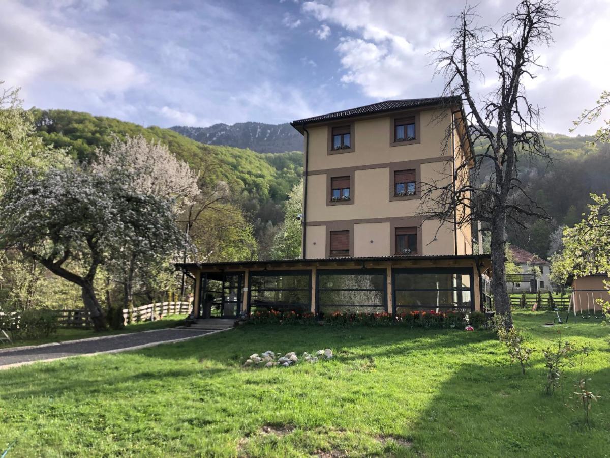 Zvjezdana Dolina Garni Hotel Andrijevica Exterior foto